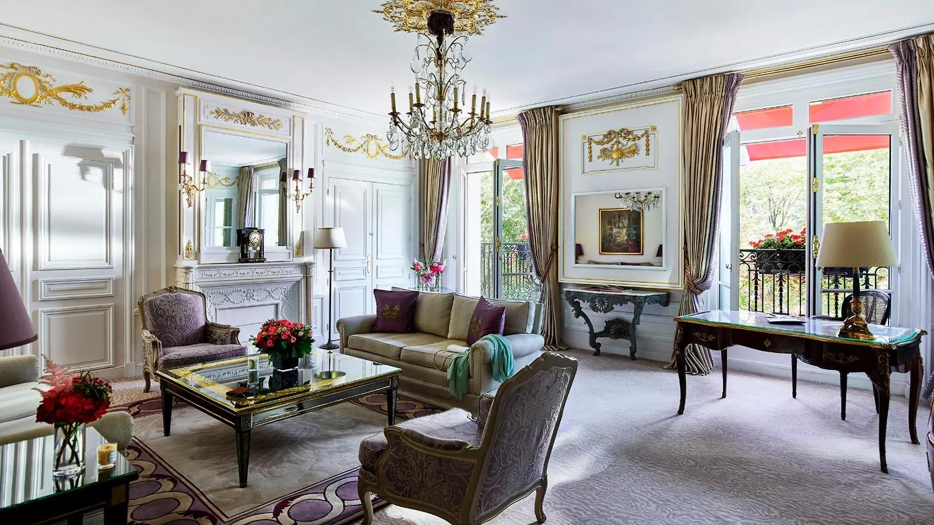 Plaza Athenee - Dorchester Collection Paris