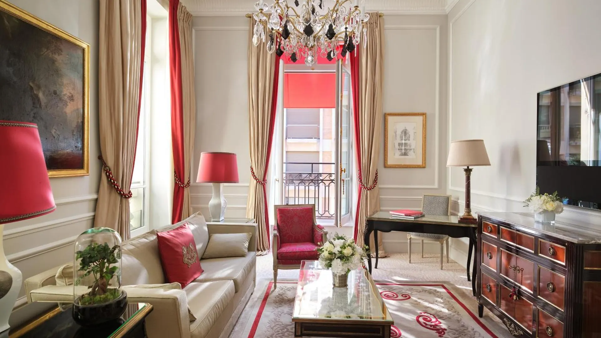 Plaza Athenee - Dorchester Collection 5*