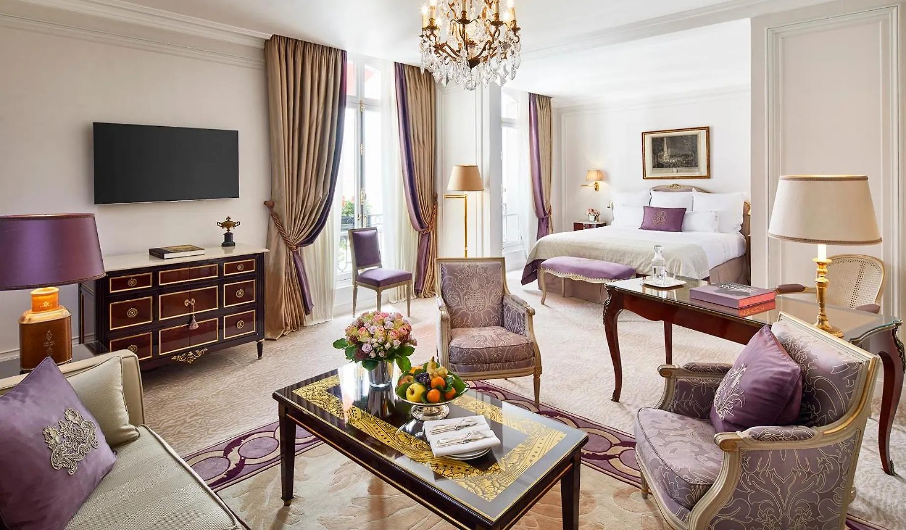 Plaza Athenee - Dorchester Collection Hotel Paris