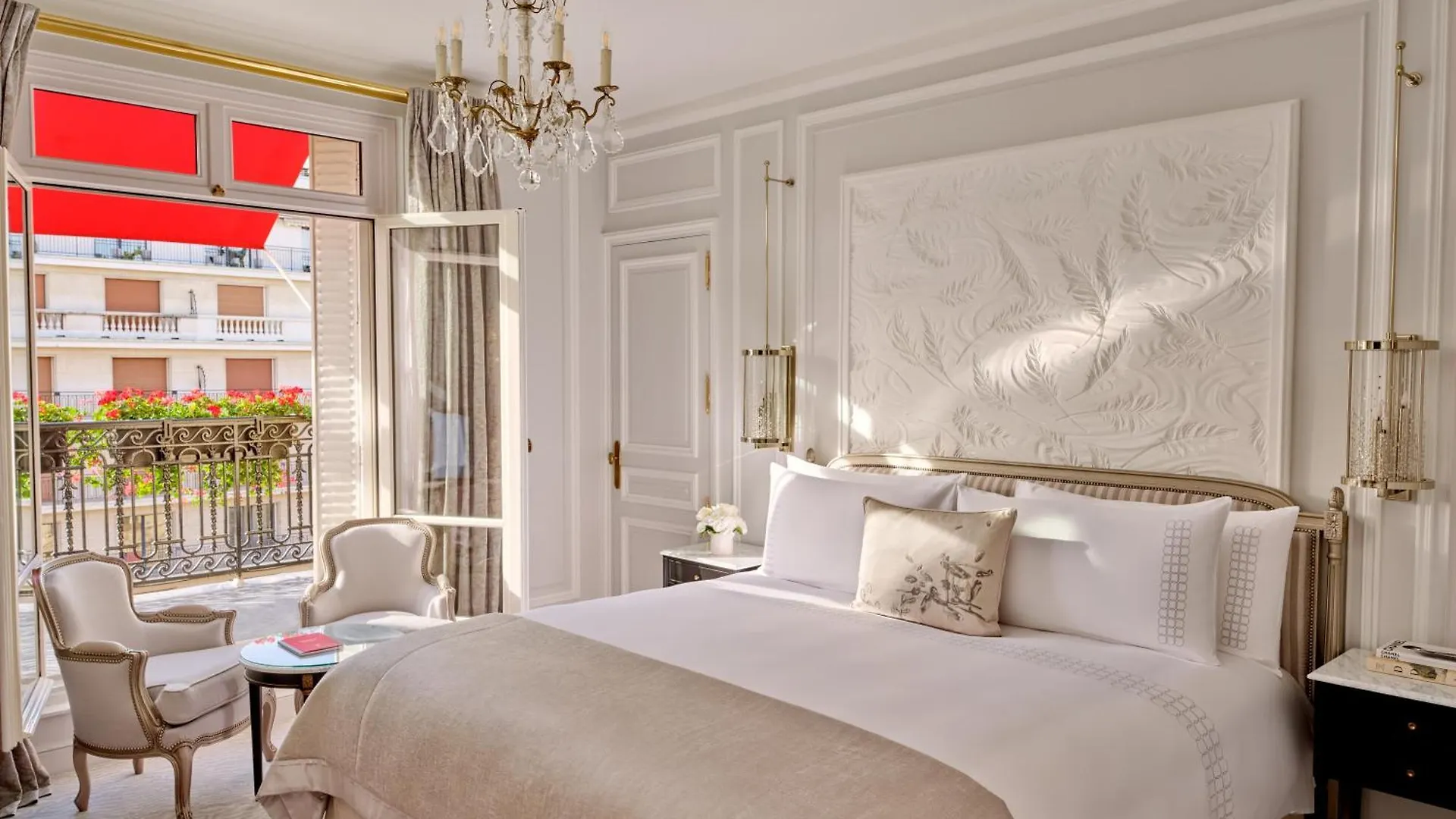 Hotel Plaza Athenee - Dorchester Collection 5*