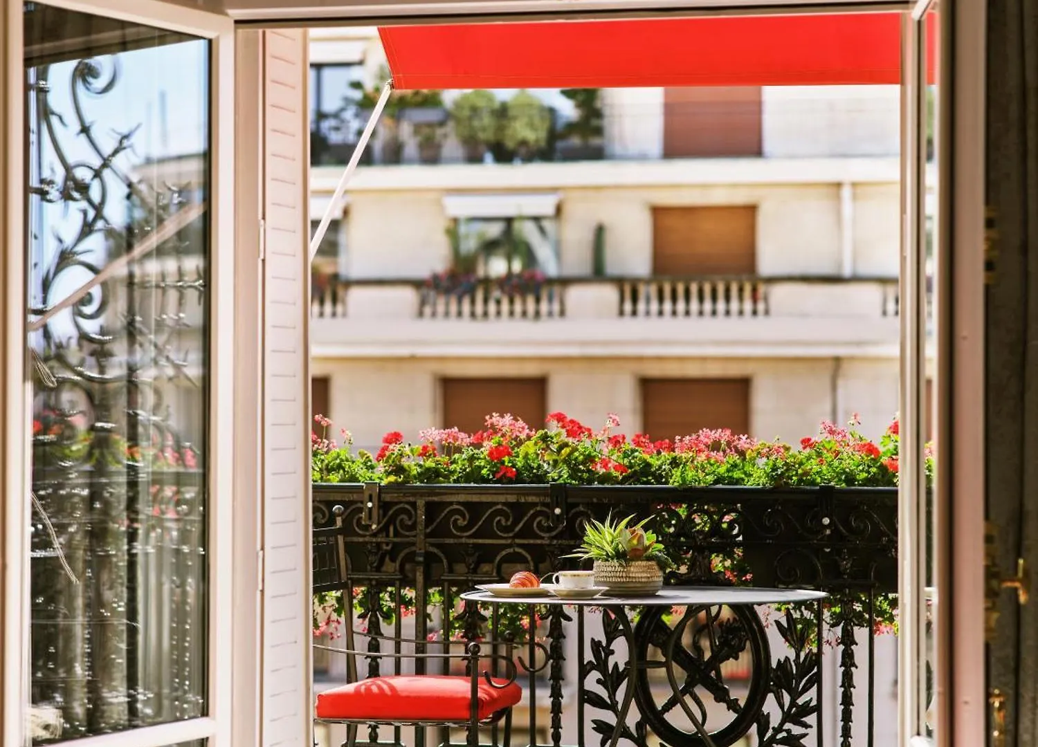 Plaza Athenee - Dorchester Collection 5* Paris