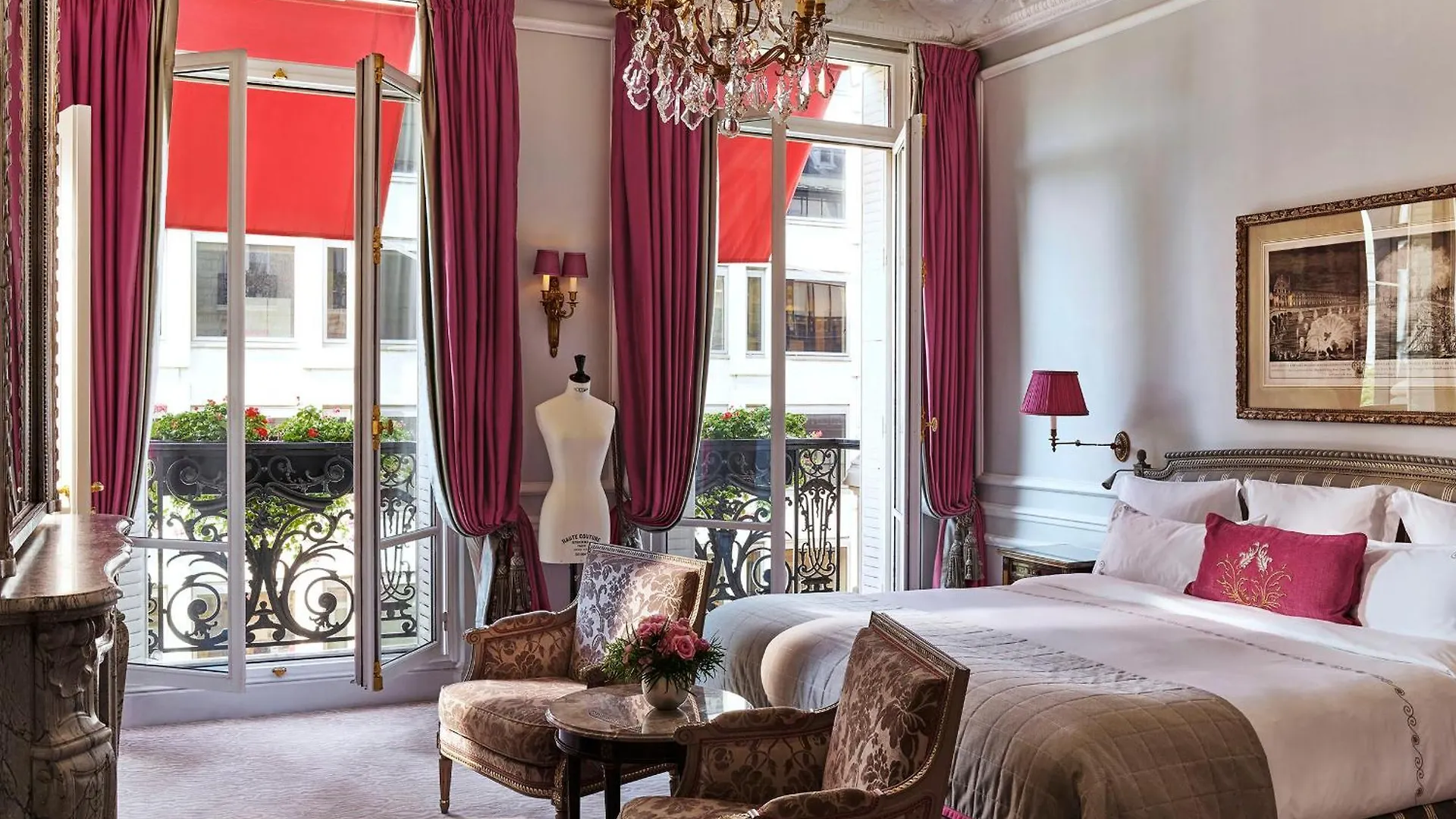 Hotel Plaza Athenee - Dorchester Collection Paříž