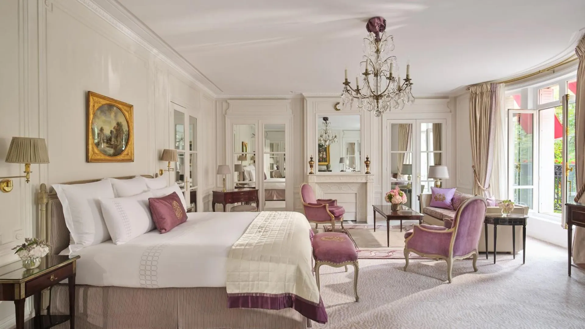 Plaza Athenee - Dorchester Collection Paříž