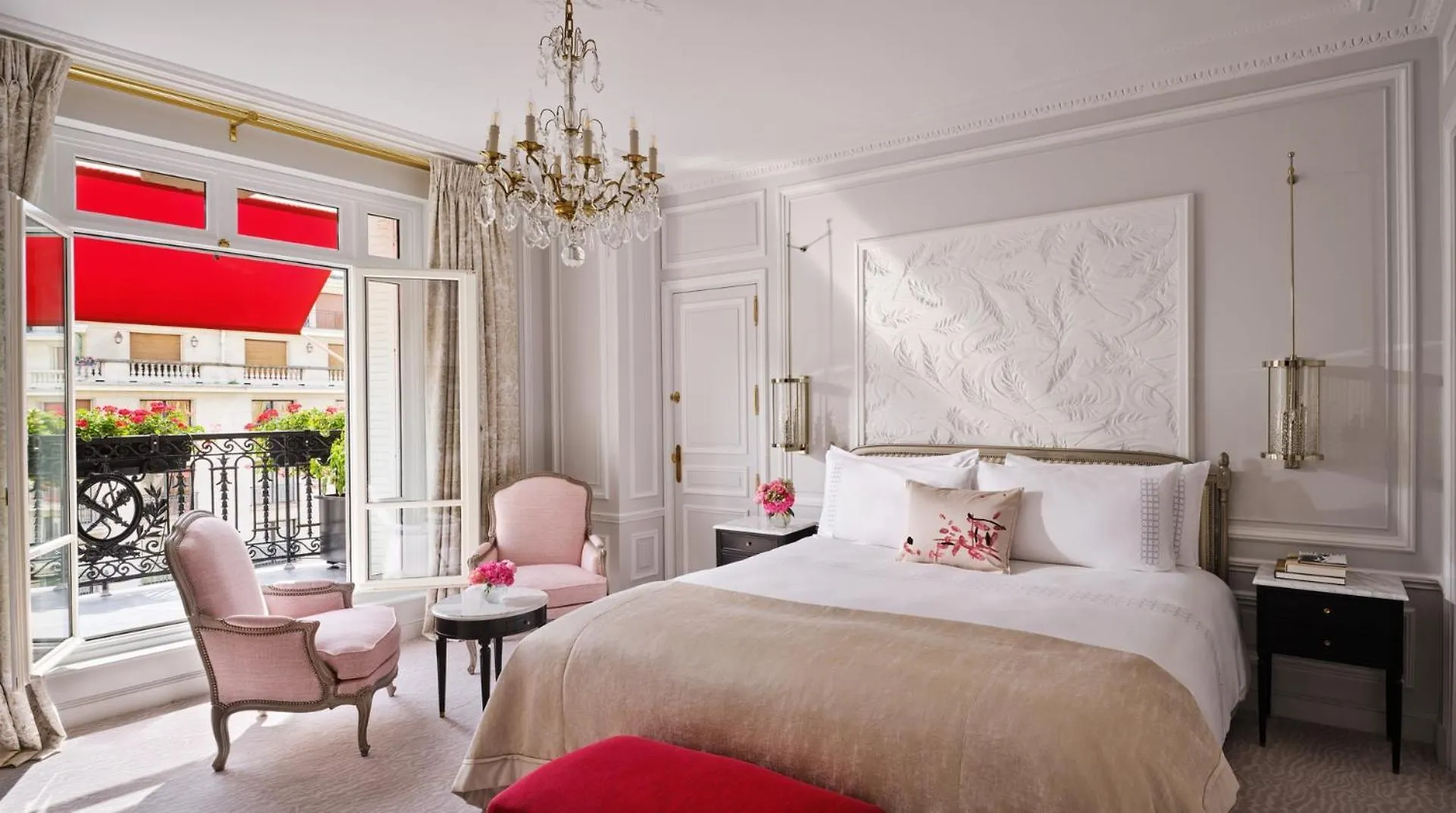 Plaza Athenee - Dorchester Collection Hotel 5*