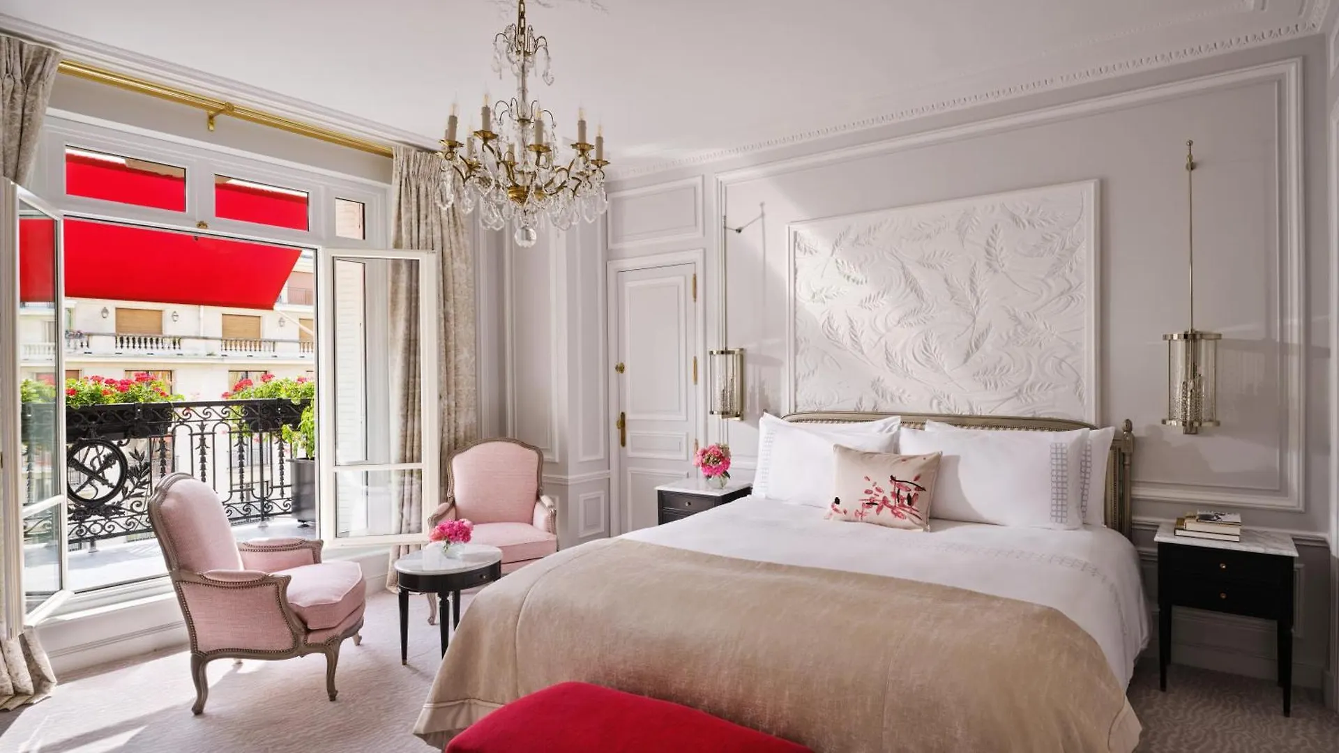 Plaza Athenee - Dorchester Collection Hotel Paříž