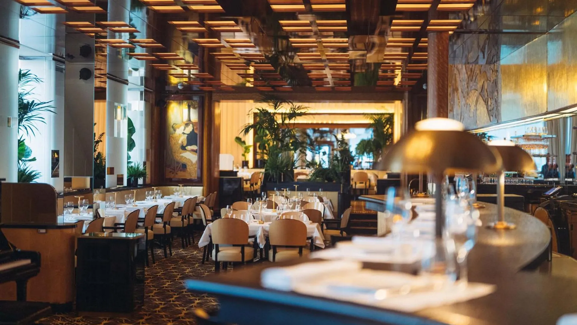 Hotel Plaza Athenee - Dorchester Collection 5*