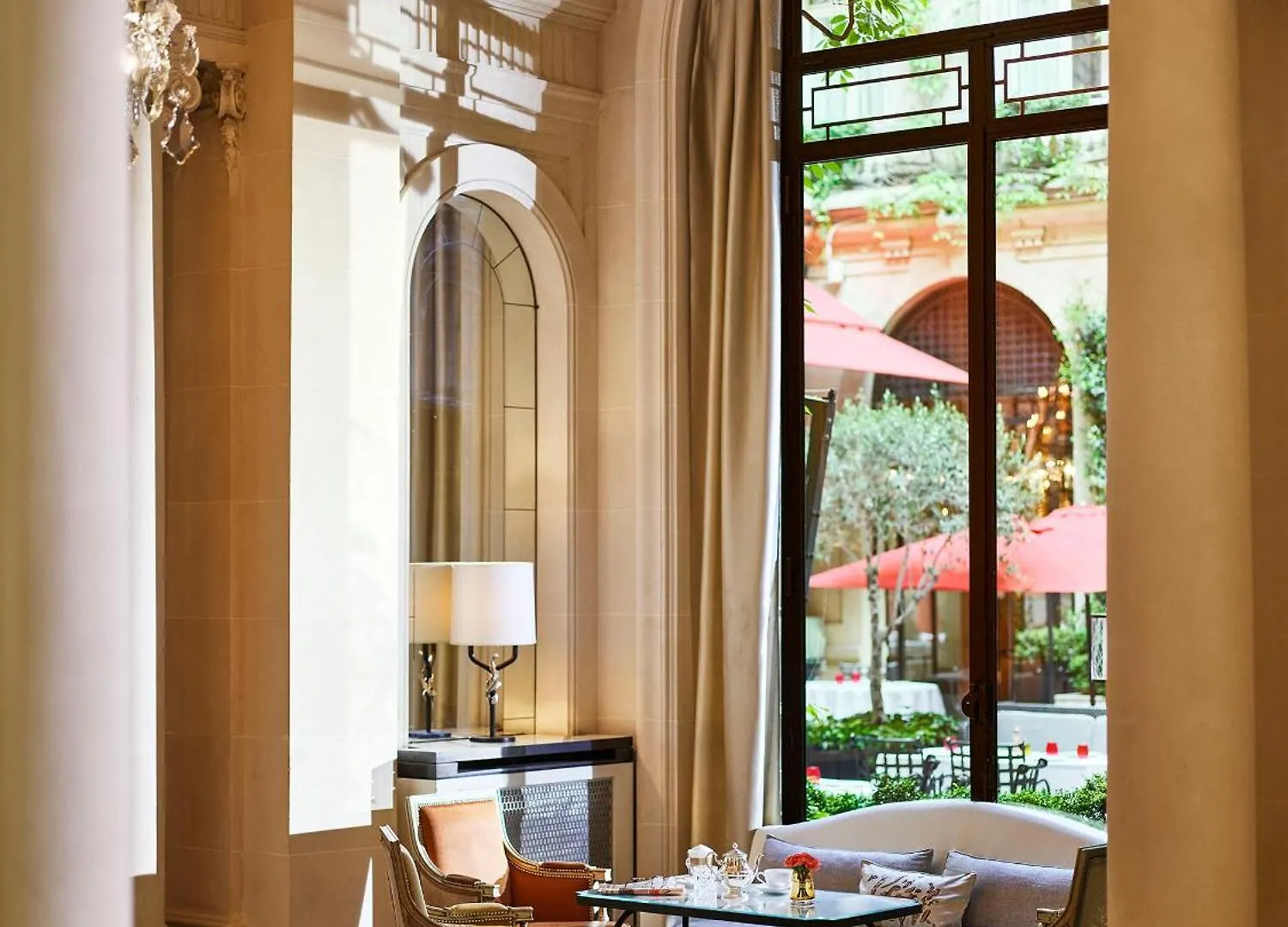 Plaza Athenee - Dorchester Collection Hotel 5*