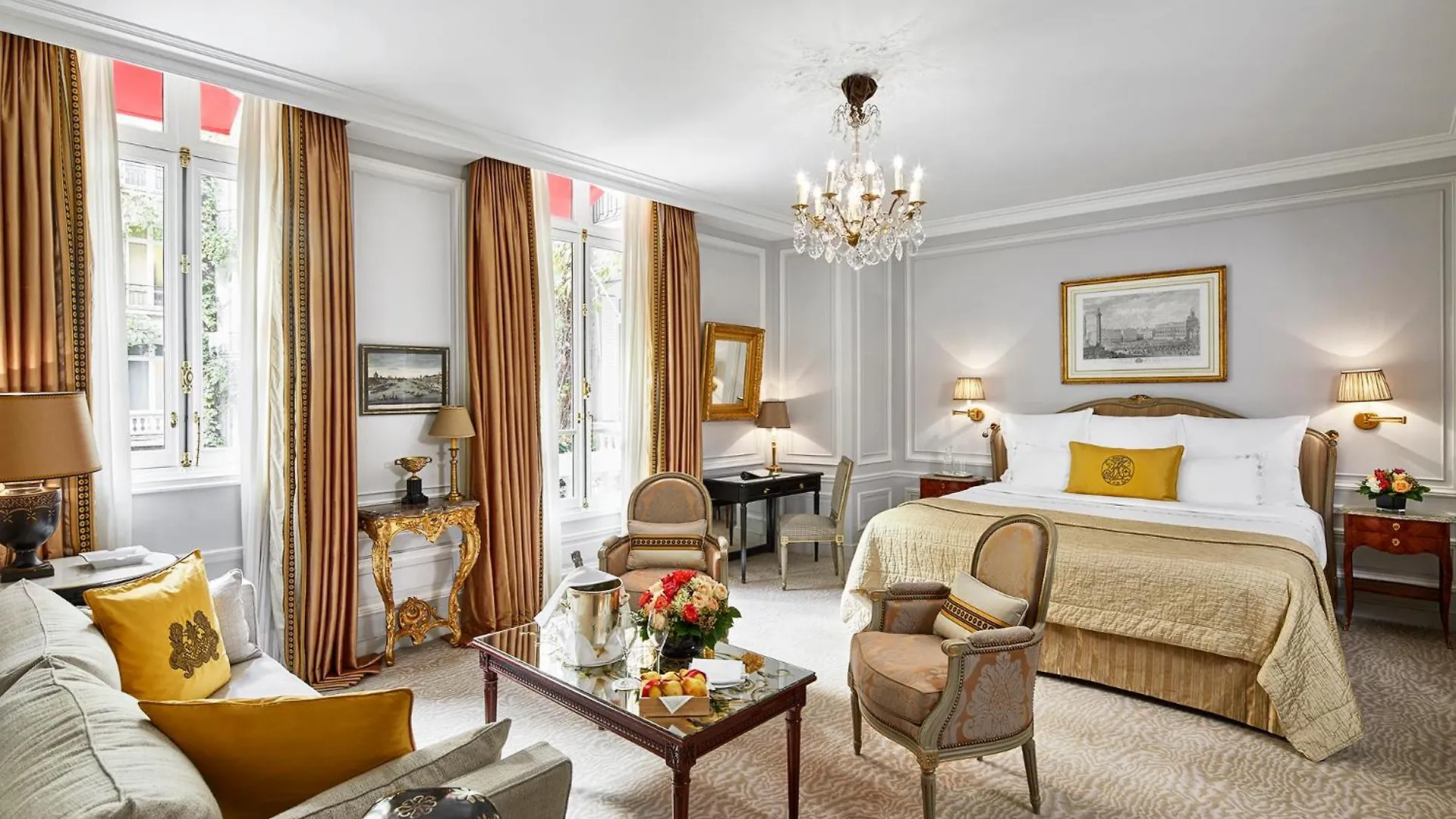 Plaza Athenee - Dorchester Collection 5* Paris
