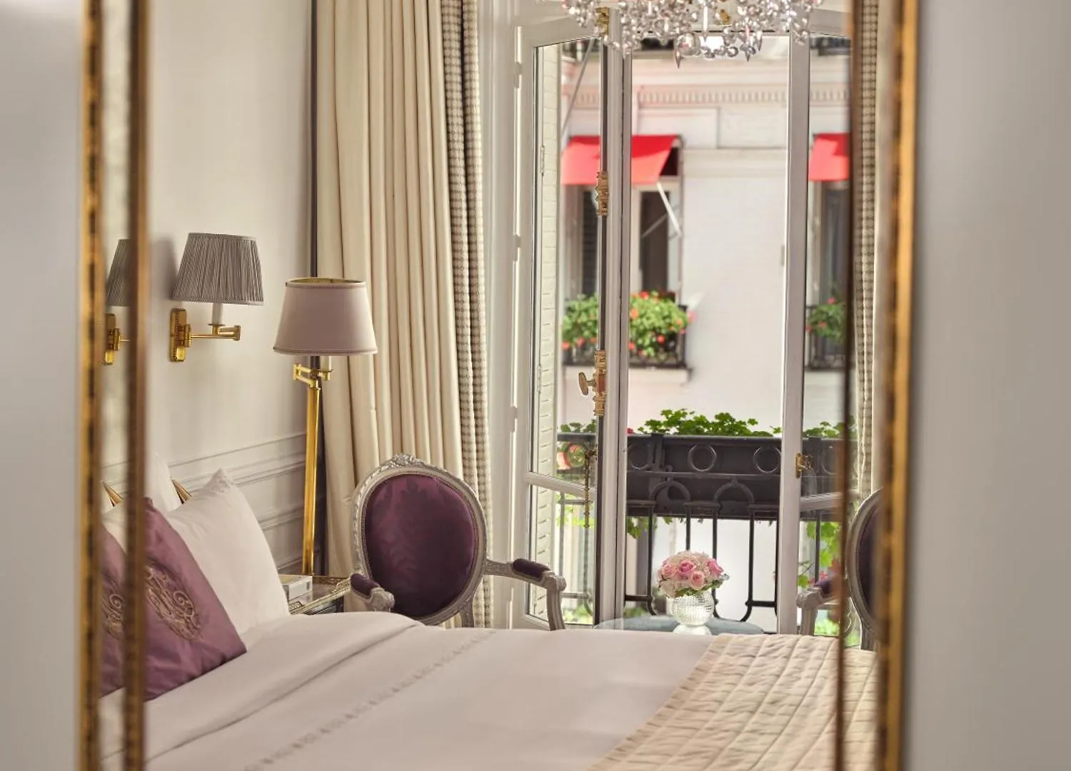 Plaza Athenee - Dorchester Collection 5*