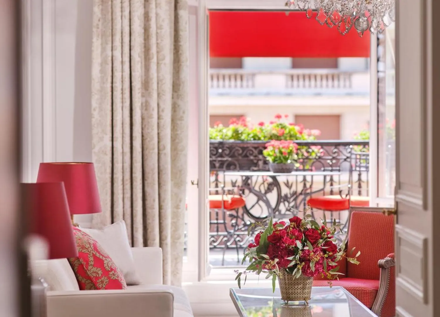 Hotel Plaza Athenee - Dorchester Collection 5*