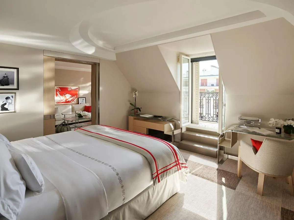 Plaza Athenee - Dorchester Collection מלון 5*