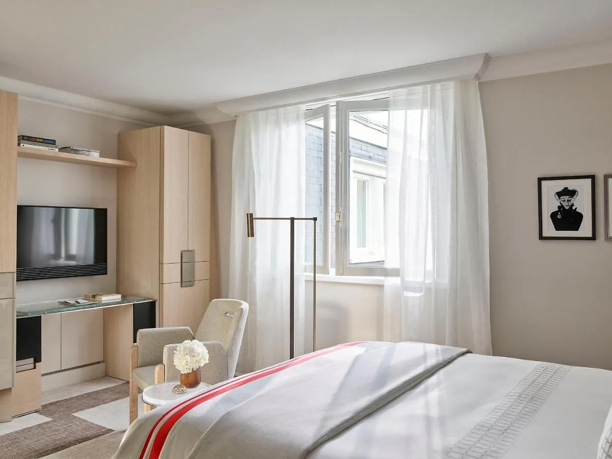 Plaza Athenee - Dorchester Collection מלון פריז