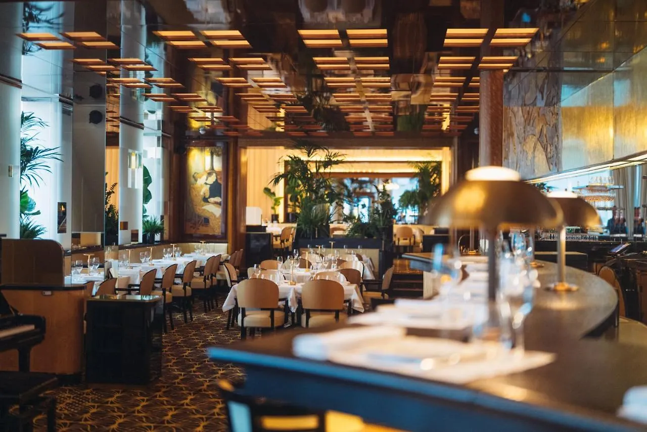 Plaza Athenee - Dorchester Collection מלון