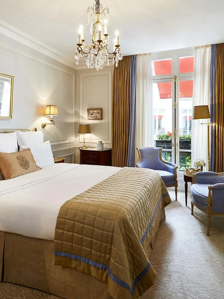 Plaza Athenee - Dorchester Collection פריז