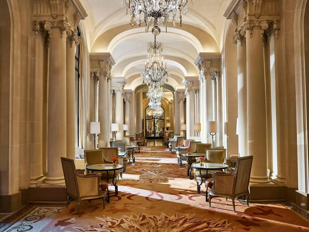 Plaza Athenee - Dorchester Collection פריז