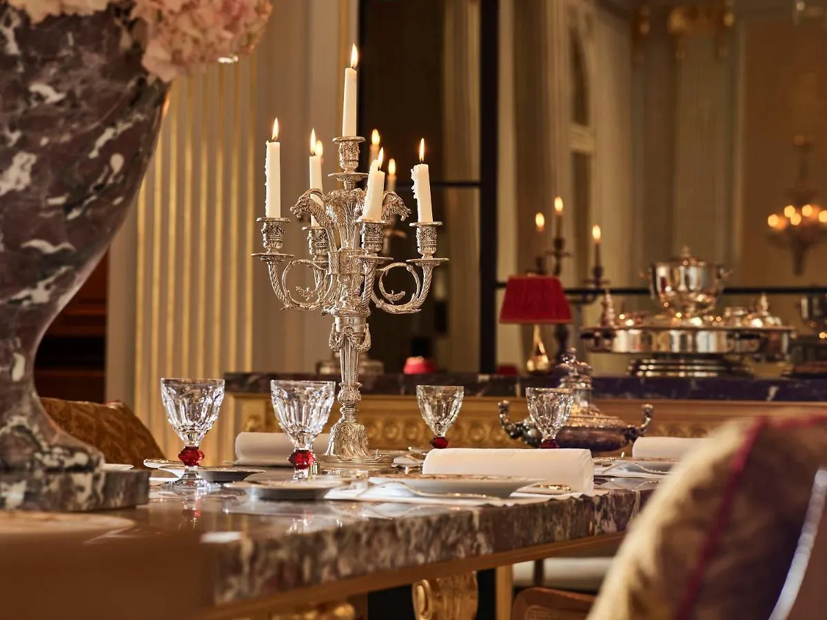 Plaza Athenee - Dorchester Collection