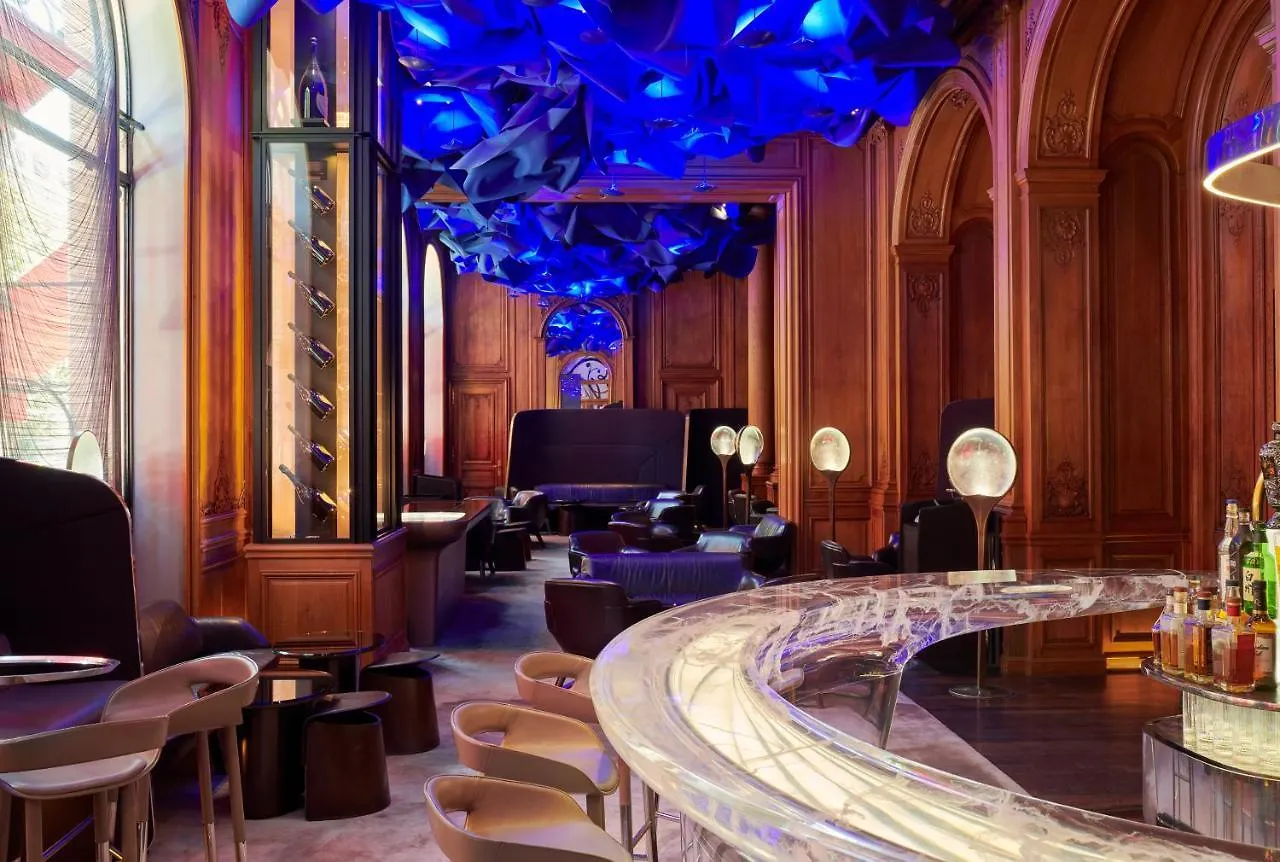 Plaza Athenee - Dorchester Collection מלון