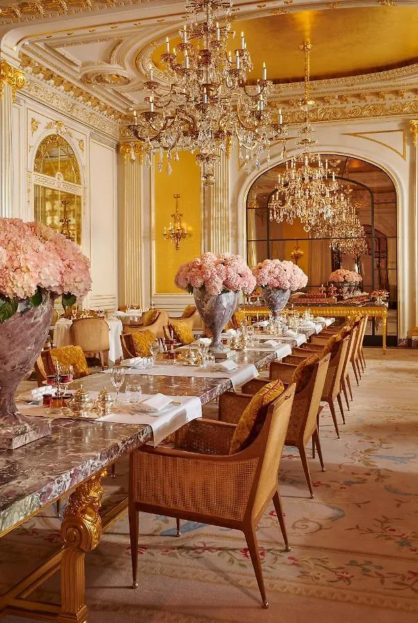 Plaza Athenee - Dorchester Collection מלון