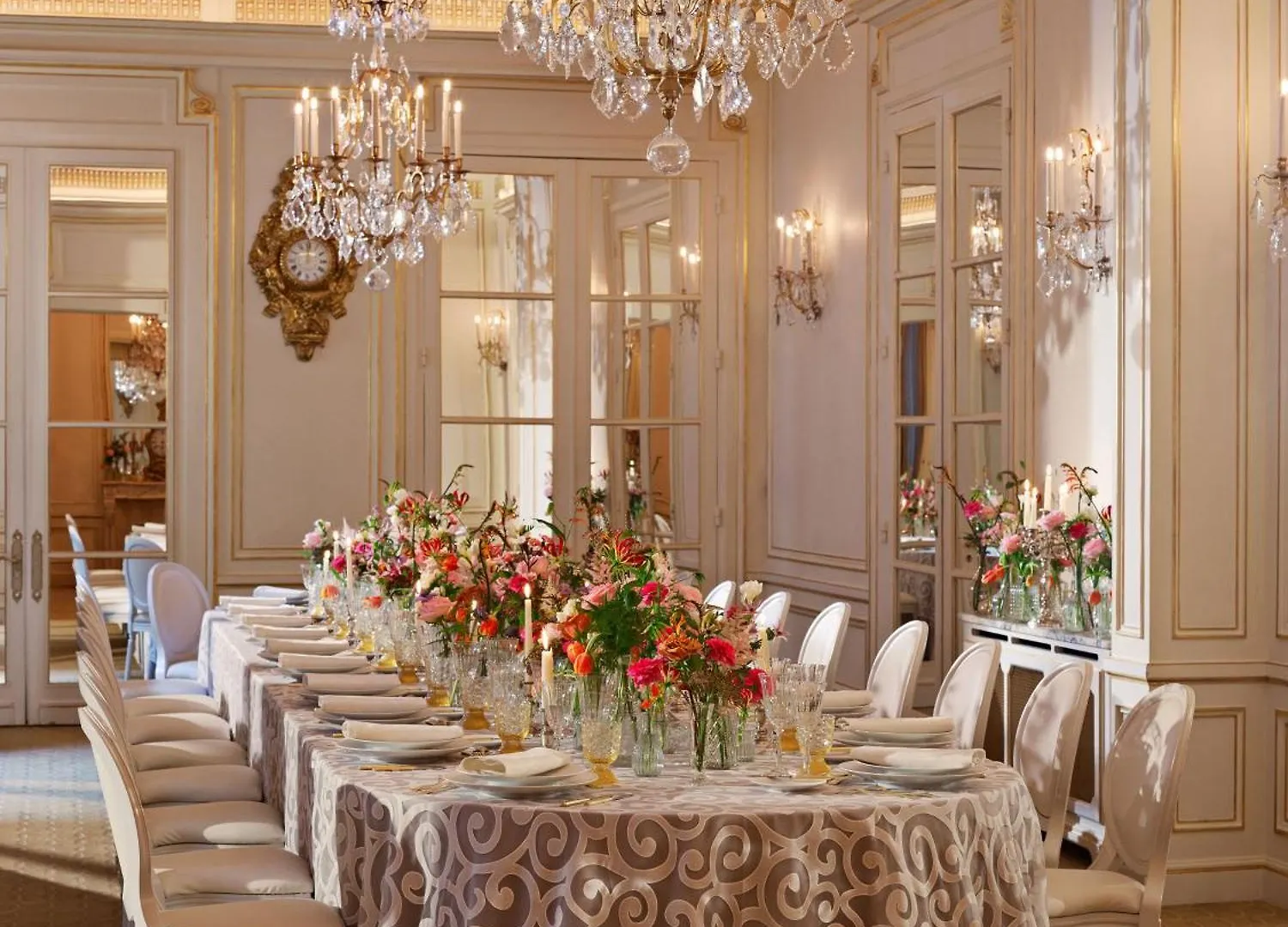 Plaza Athenee - Dorchester Collection מלון 5*
