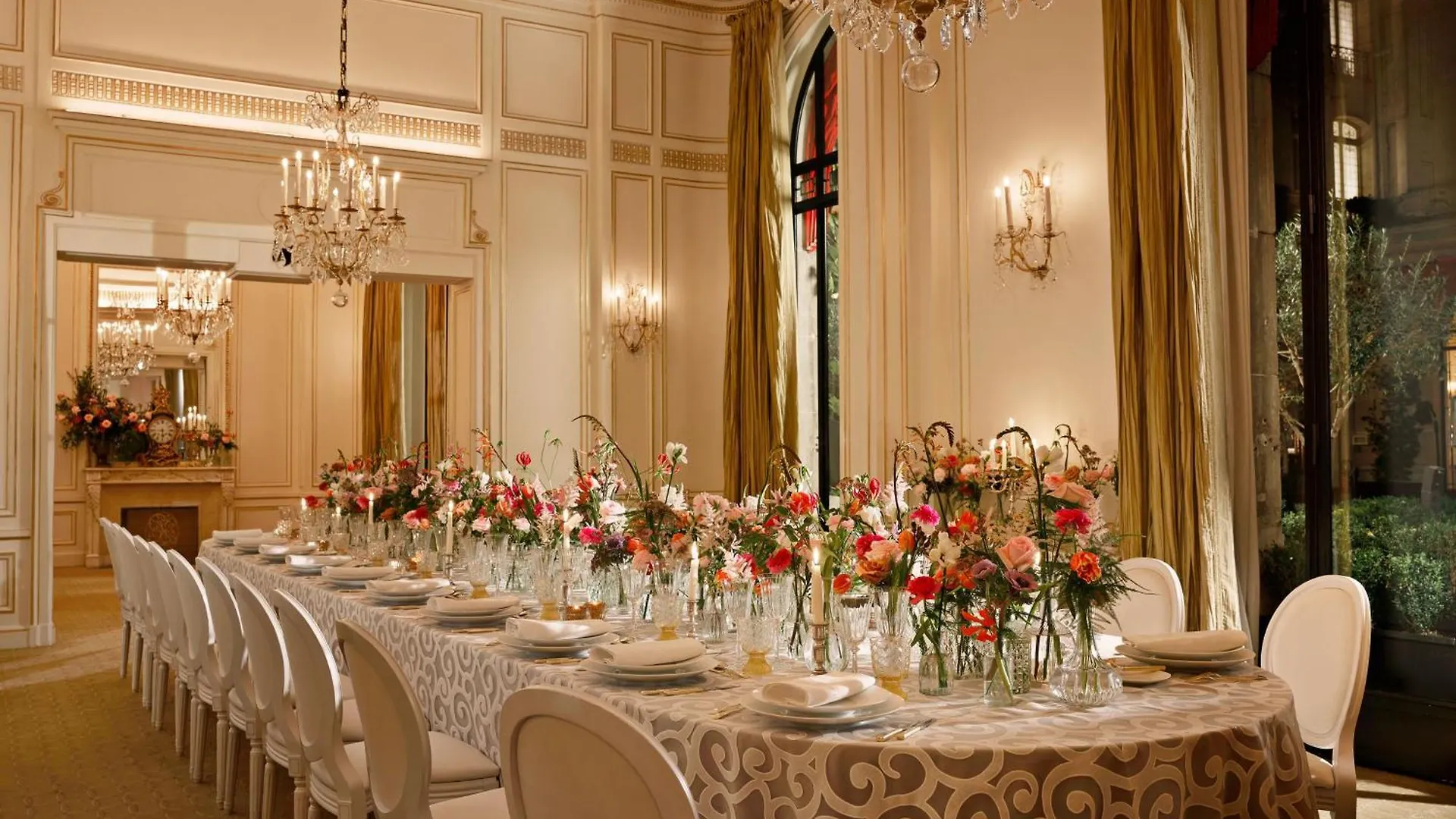 Plaza Athenee - Dorchester Collection מלון 5*