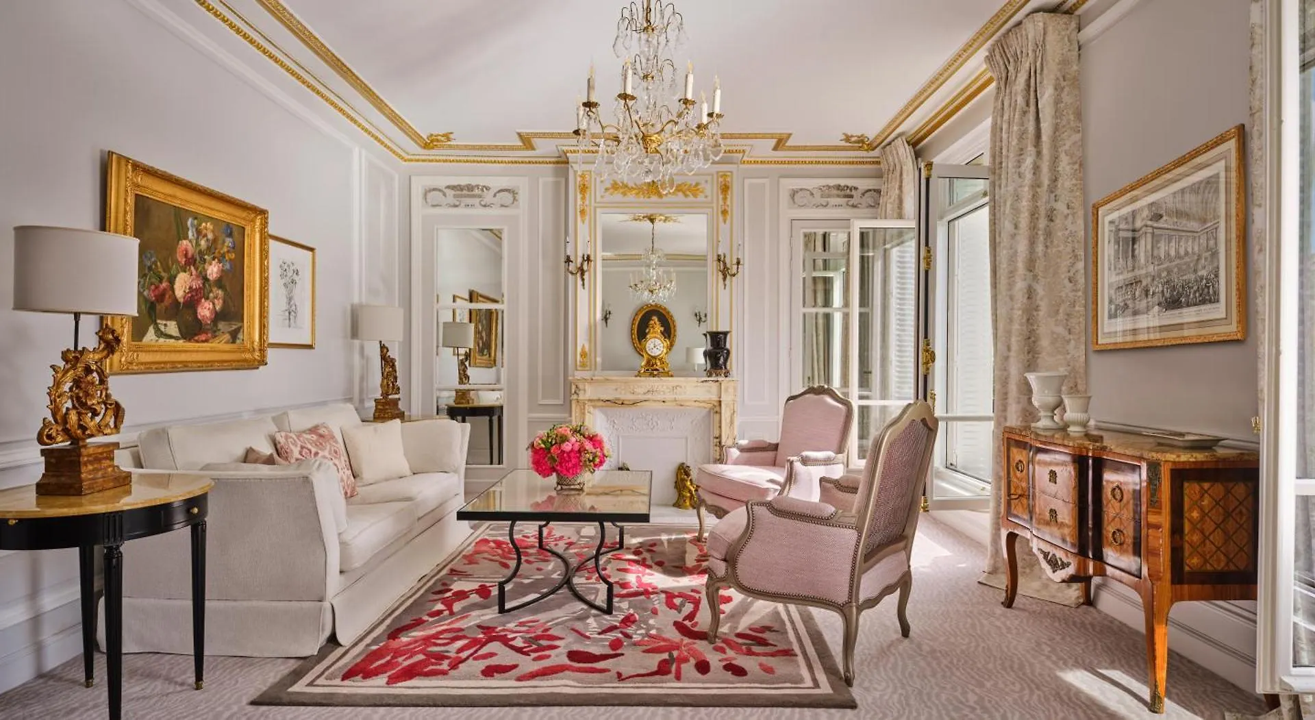 Plaza Athenee - Dorchester Collection