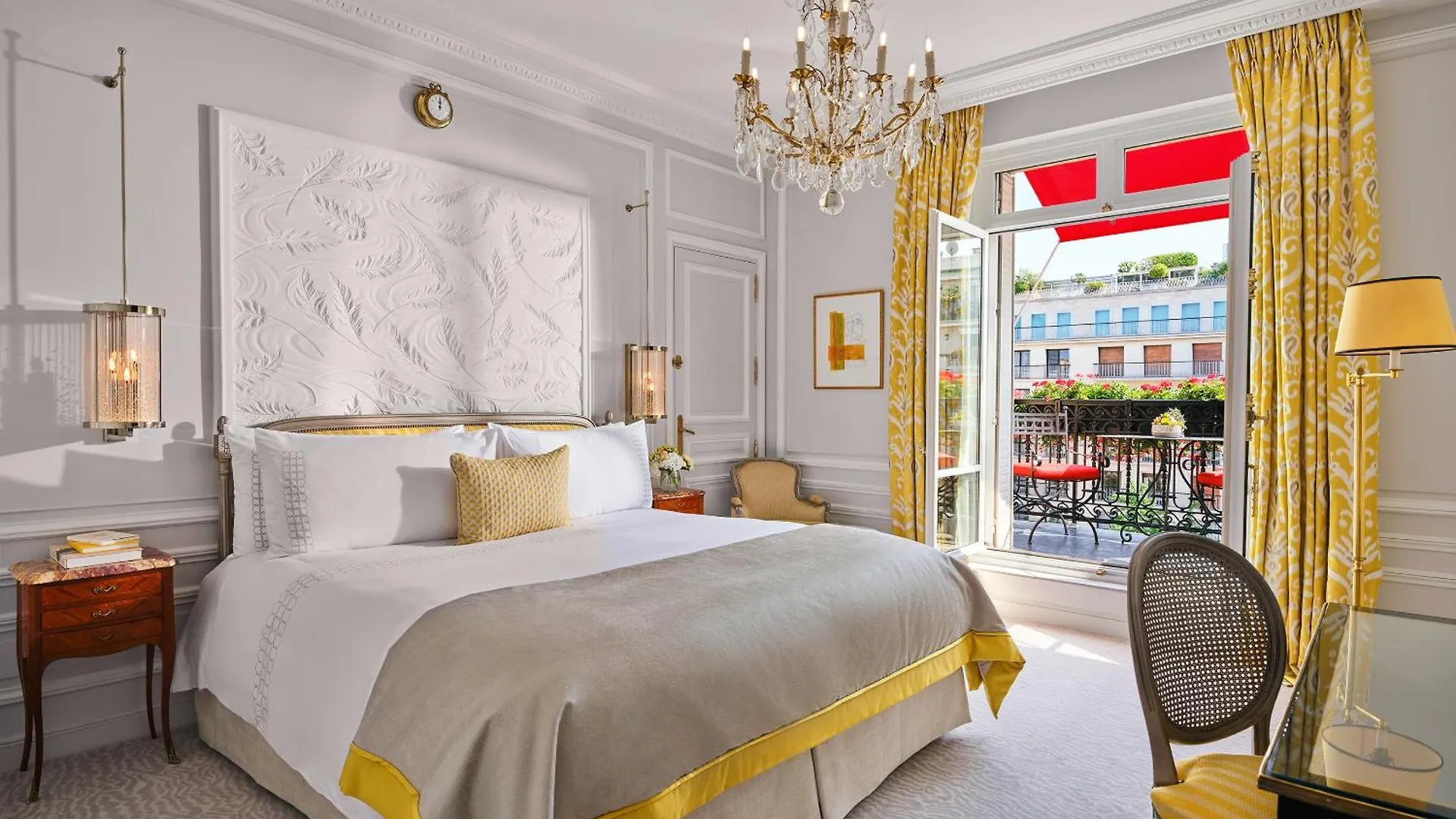 Plaza Athenee - Dorchester Collection מלון 5*
