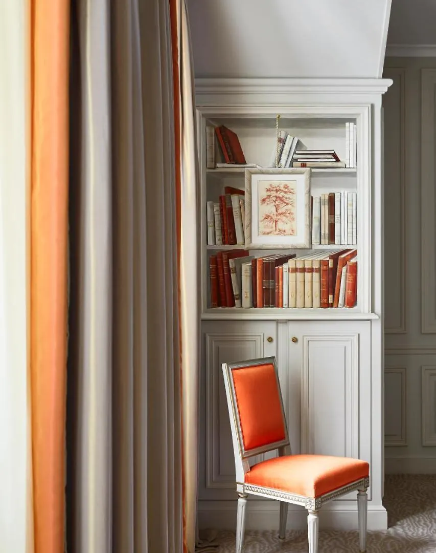 Plaza Athenee - Dorchester Collection