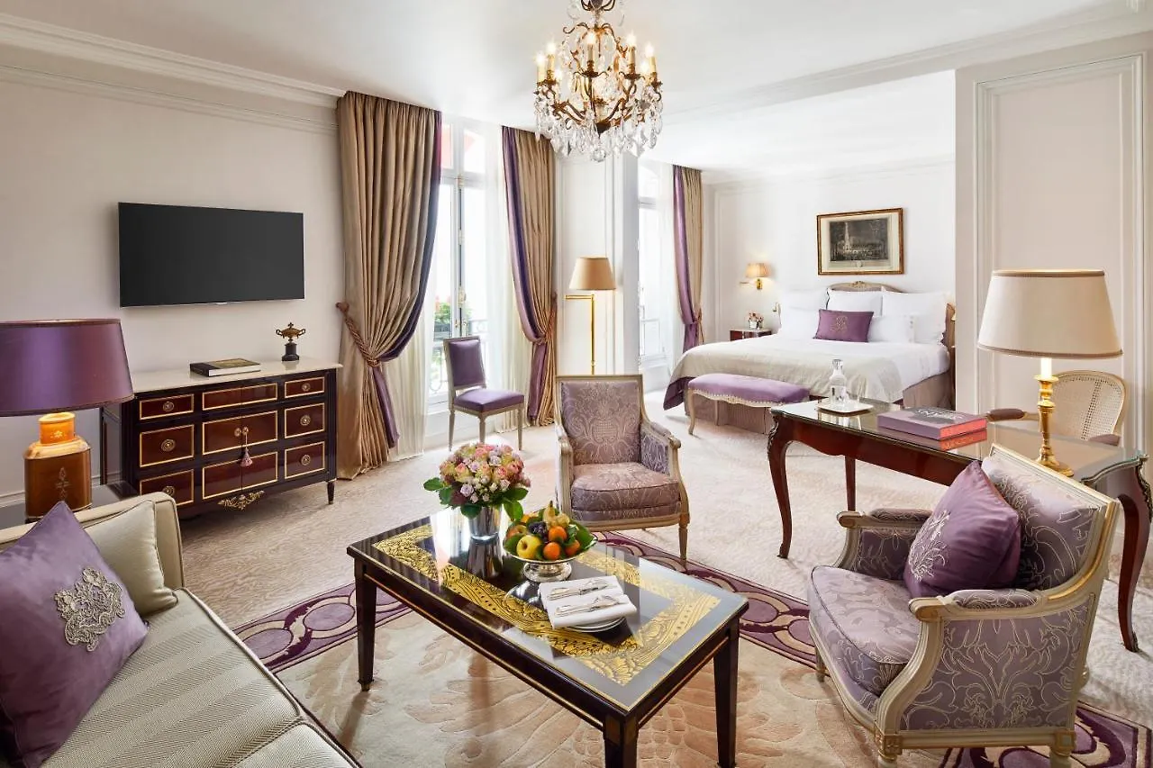 Plaza Athenee - Dorchester Collection מלון פריז