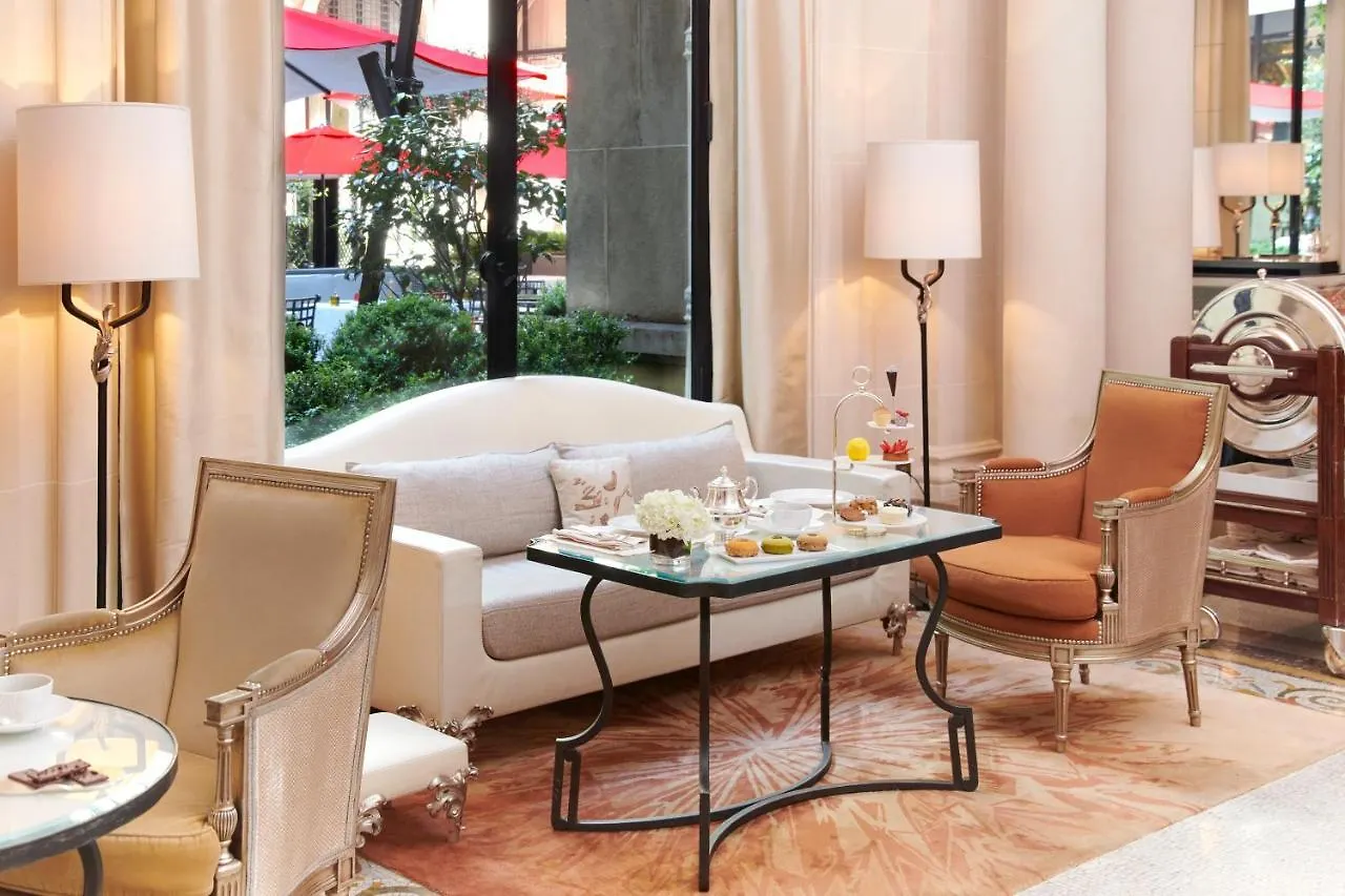 Plaza Athenee - Dorchester Collection מלון פריז