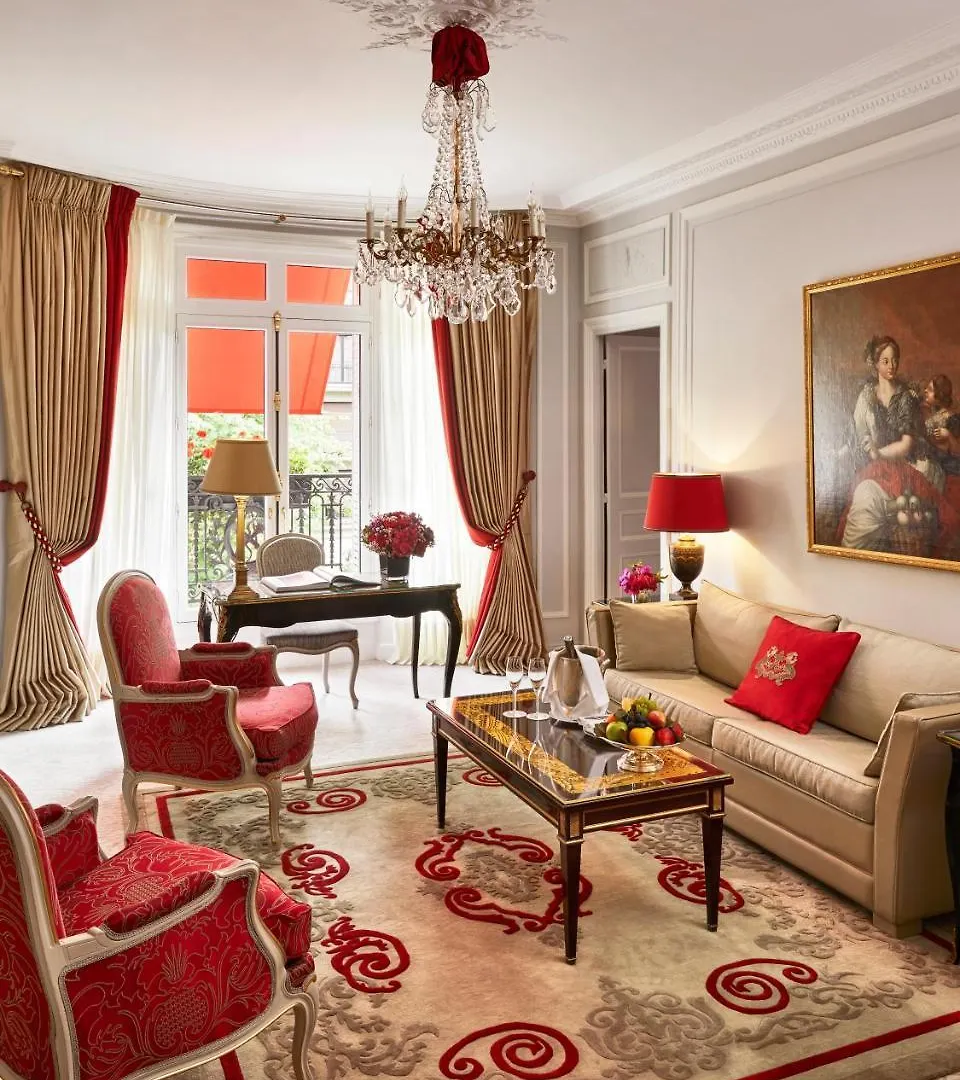 Plaza Athenee - Dorchester Collection מלון