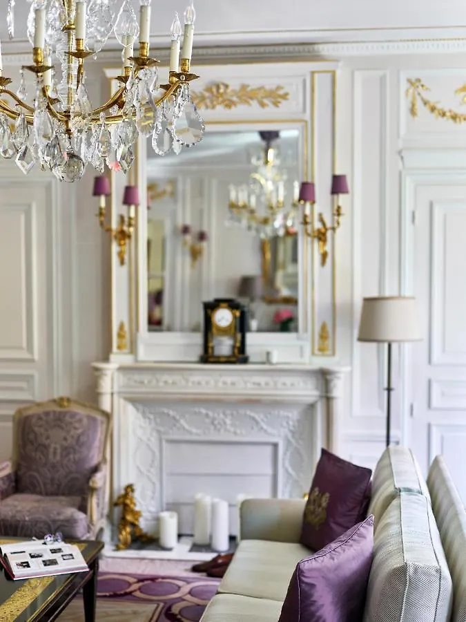Plaza Athenee - Dorchester Collection מלון פריז